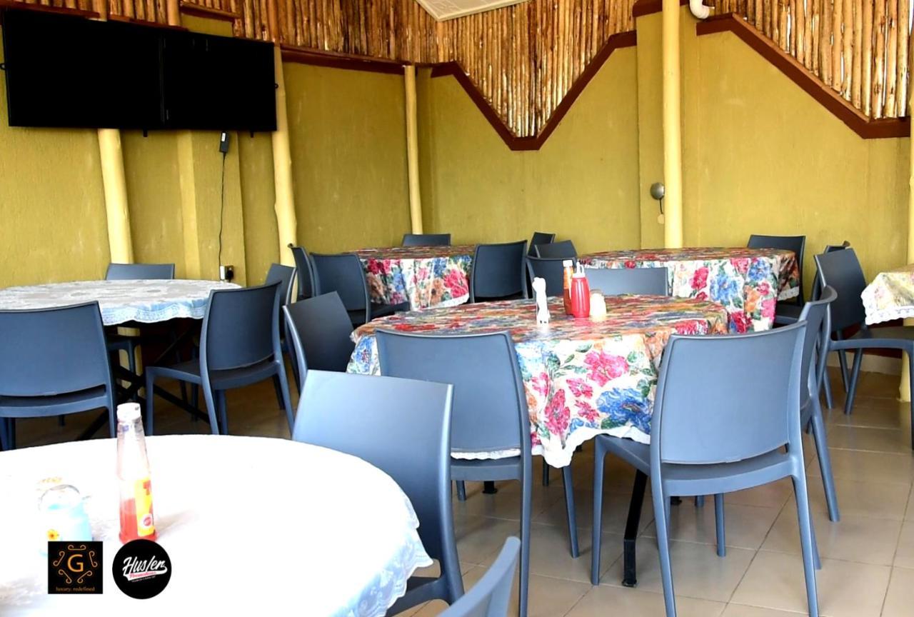 Golden View Hotel Ibanda ภายนอก รูปภาพ