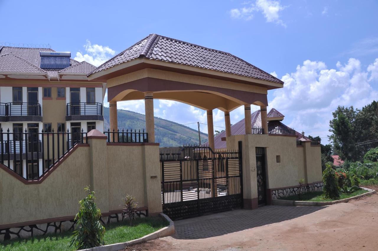 Golden View Hotel Ibanda ภายนอก รูปภาพ