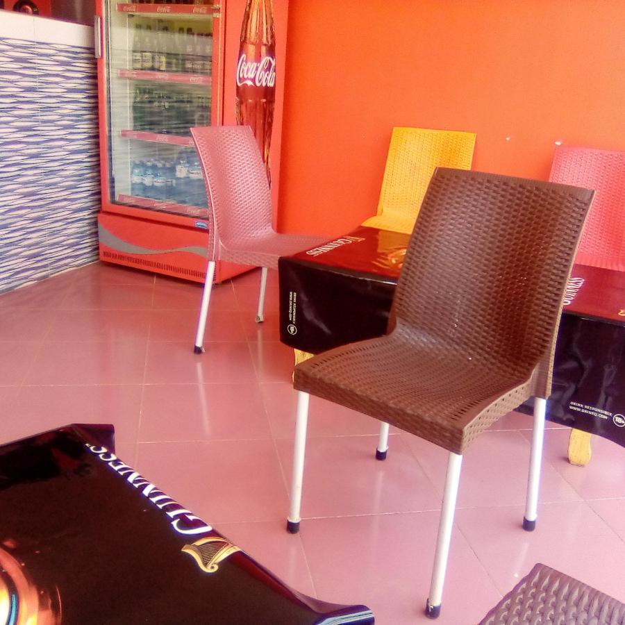 Golden View Hotel Ibanda ภายนอก รูปภาพ