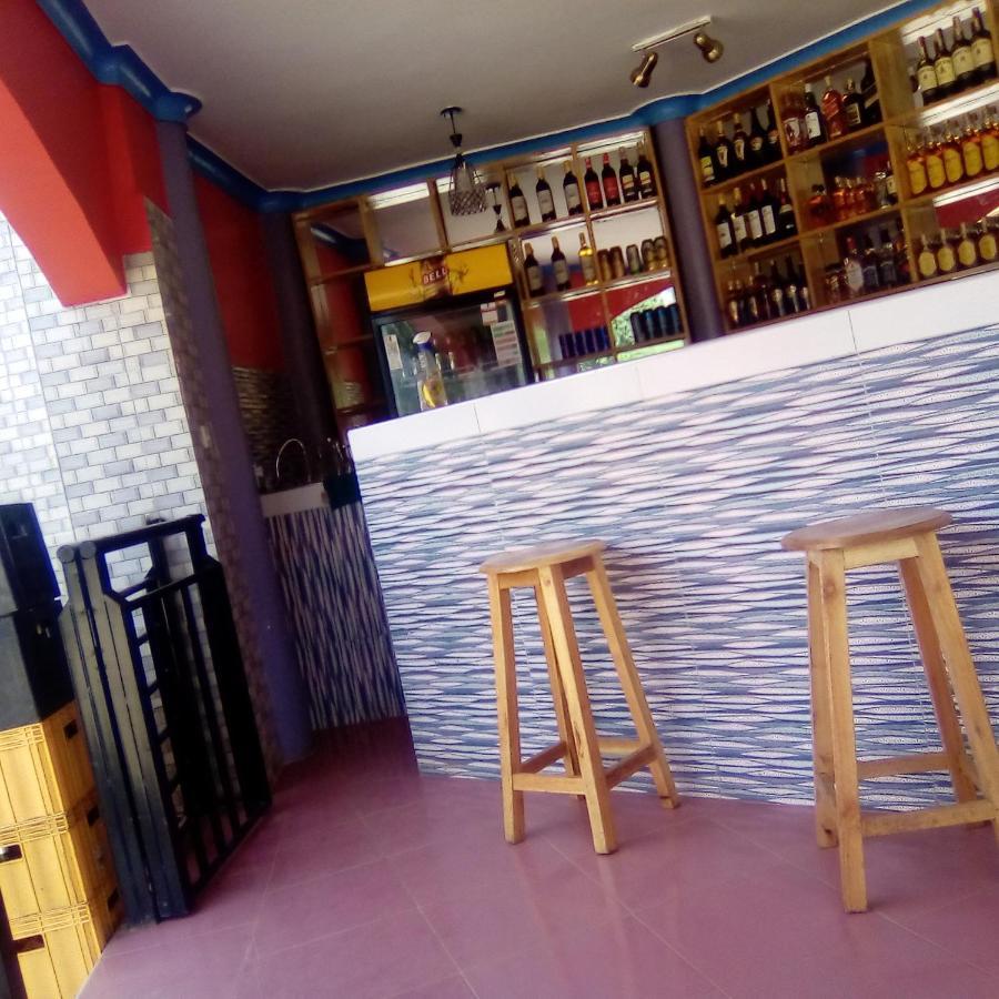 Golden View Hotel Ibanda ภายนอก รูปภาพ