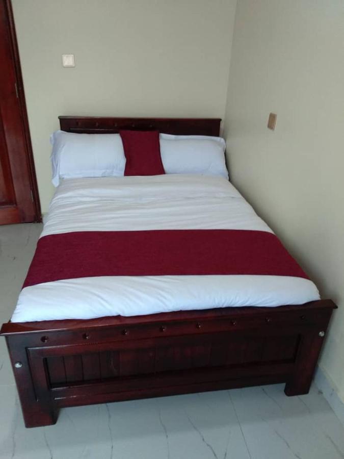 Golden View Hotel Ibanda ภายนอก รูปภาพ